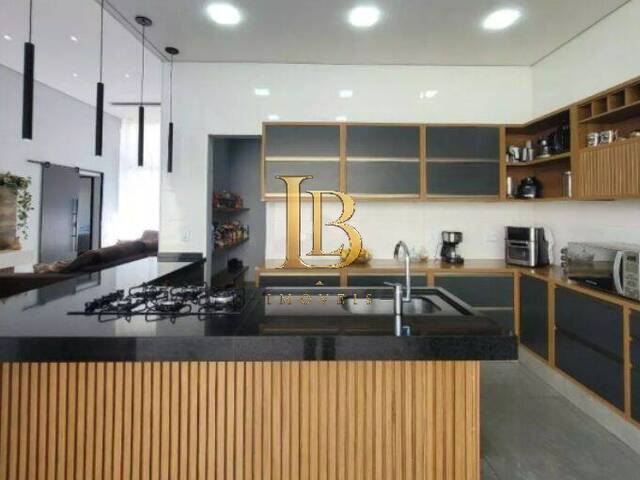 #212 - Casa para Venda em Atibaia - SP - 2